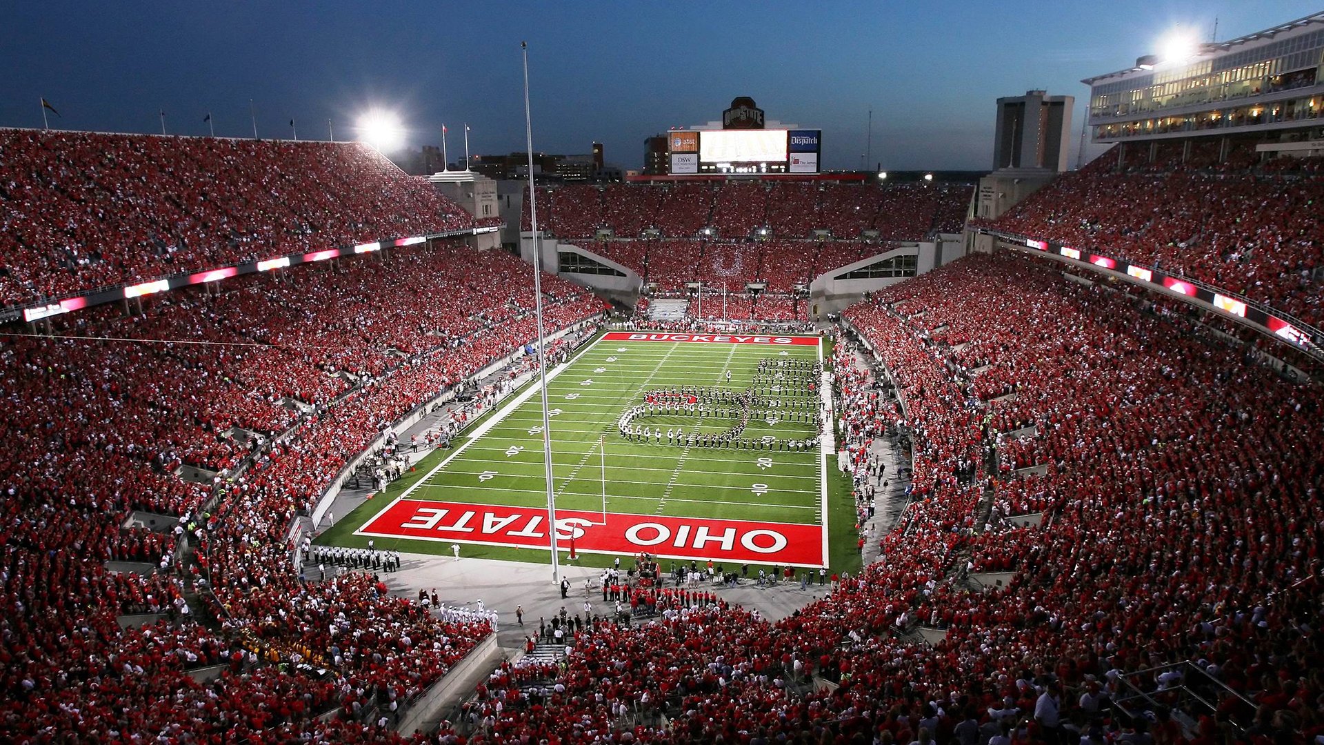 德甲争冠战之夜,詹姆斯在焦点战证明自己