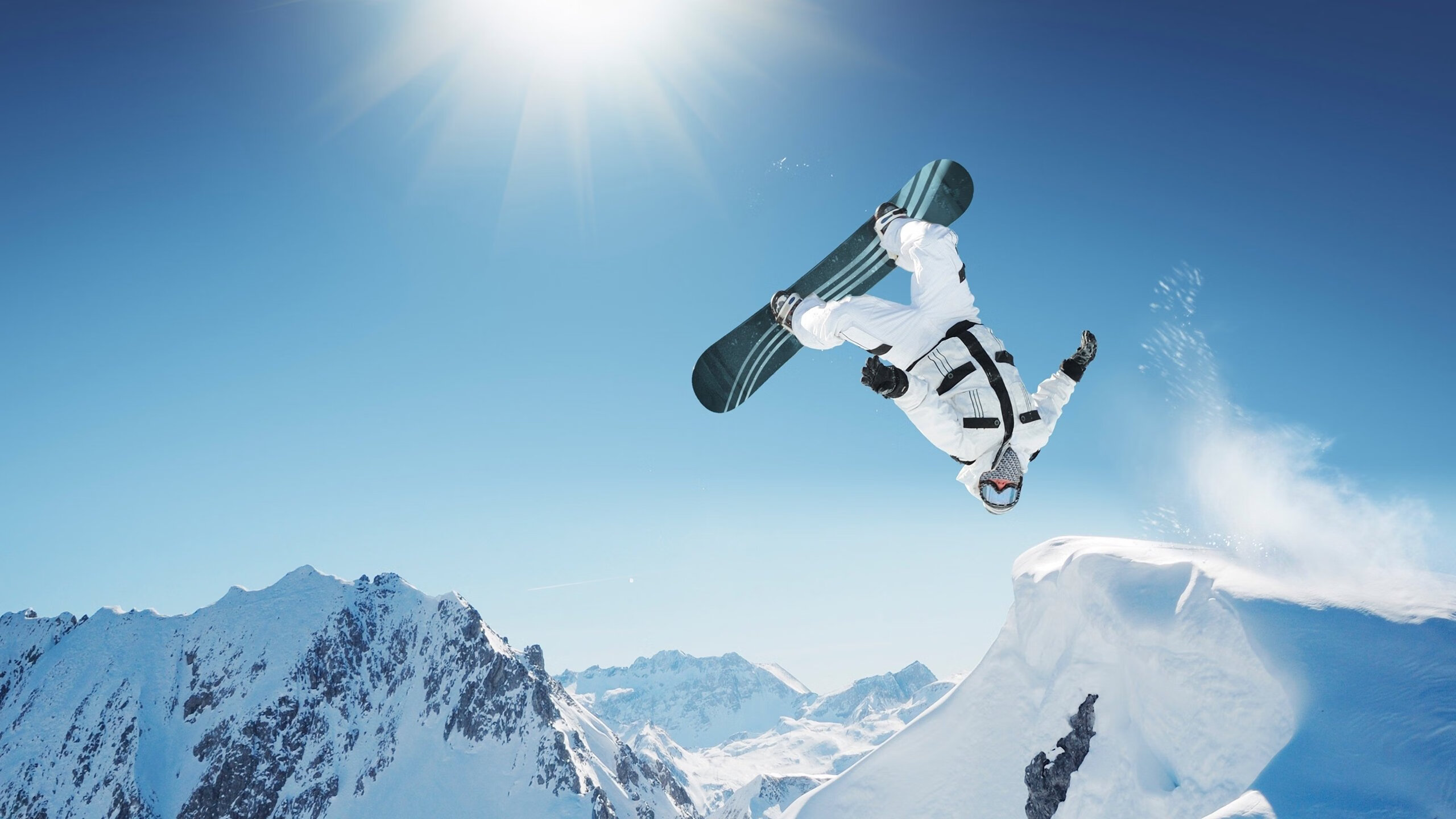 独行侠绝杀雄鹿，周琦刷新纪录，当东方巨塔与西方孤星交相辉映